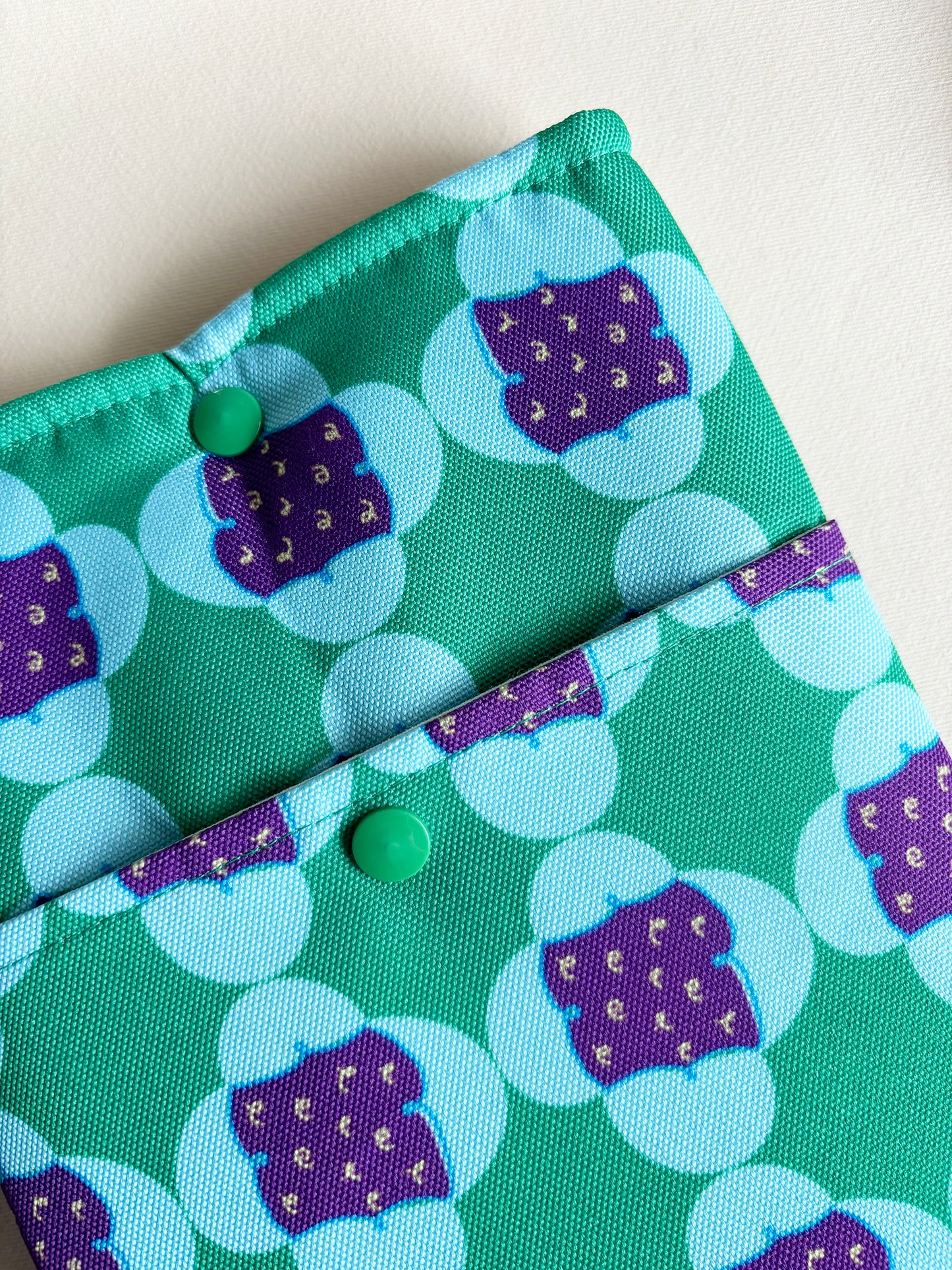 Book Sleeve - Retro Purple