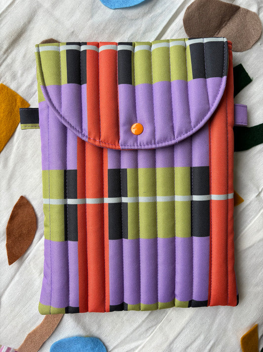 Ipad / Tablet Sleeve - Lilacgreen stripe