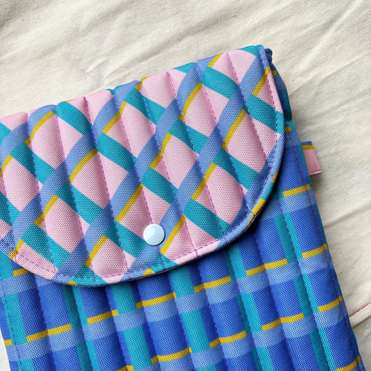 Ipad / Tablet Sleeve - Pastel Plaid