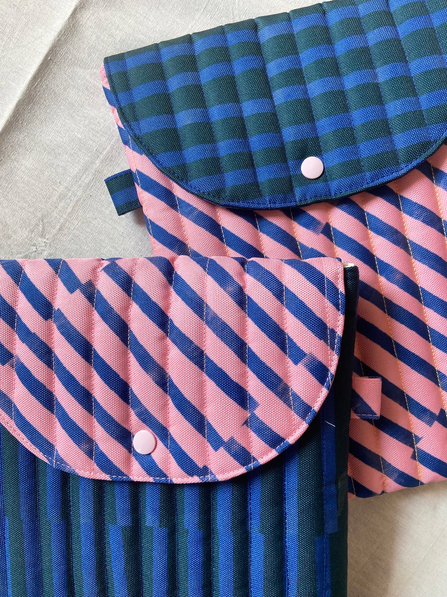 Ipad / Tablet Sleeve - Mix Blue Pink Stripe