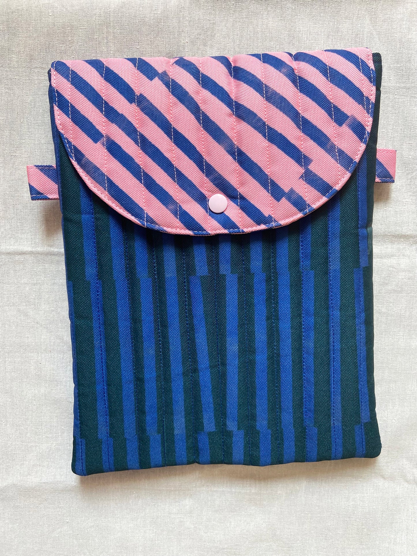 Ipad / Tablet Sleeve - Mix Blue Pink Stripe