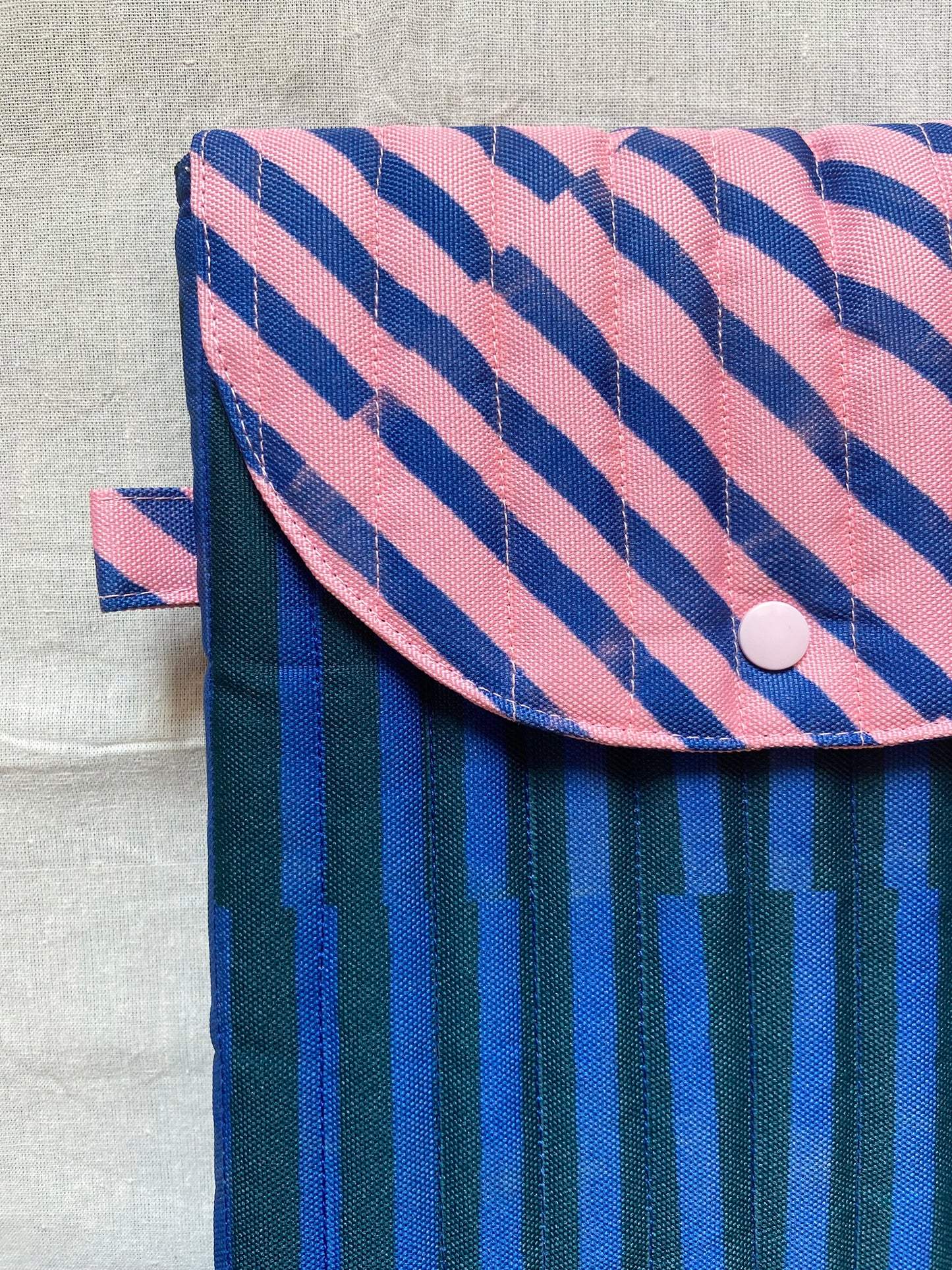 Ipad / Tablet Sleeve - Mix Blue Pink Stripe