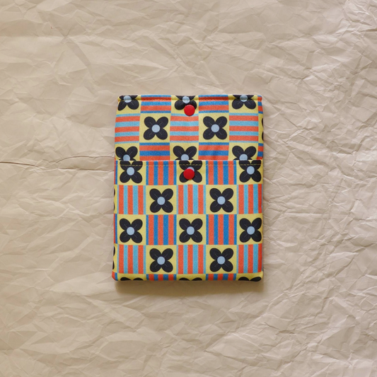 Book Sleeve - Retro Petal Red