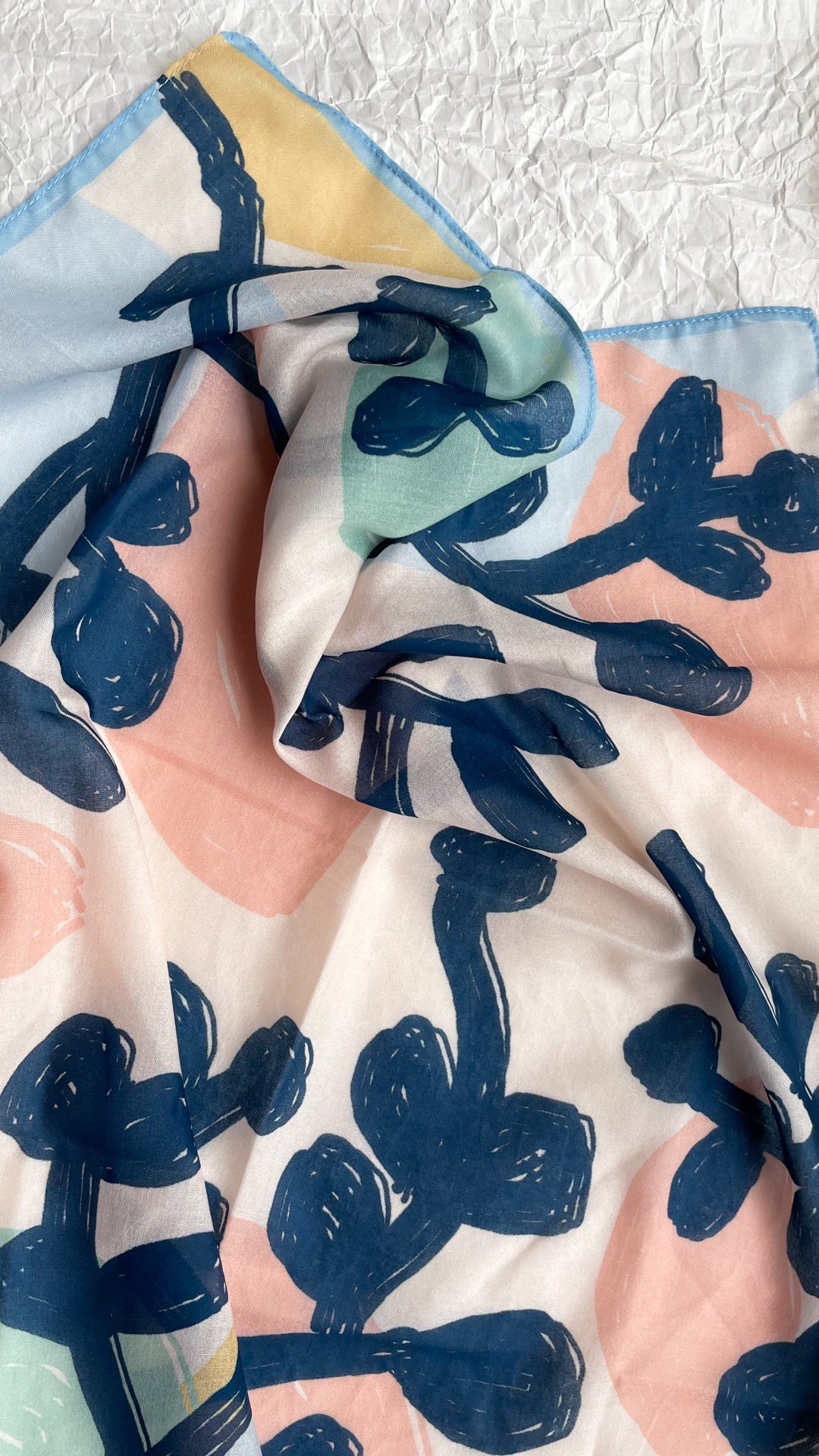 Mini Scarf/Bandana - Dark Leaf Cream