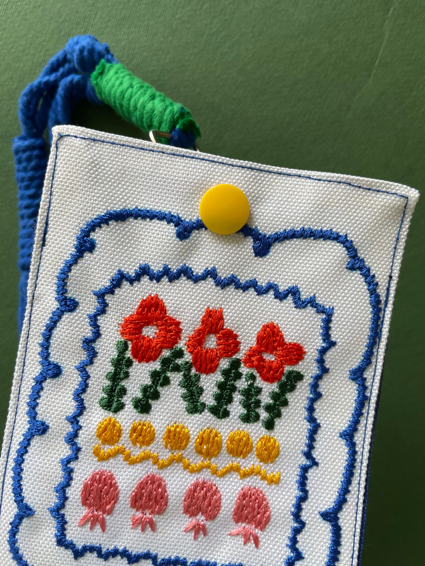 Embroidery Card Holder - Dutch