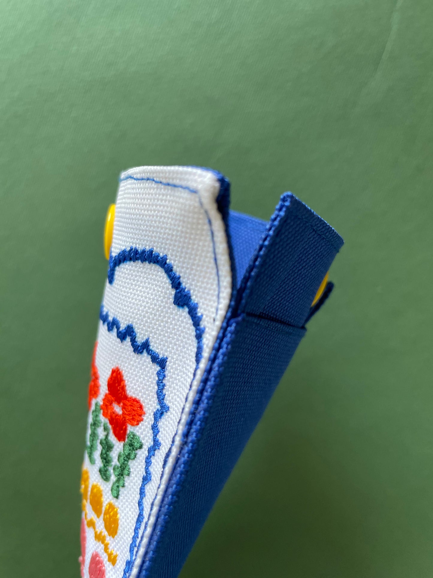 Embroidery Card Holder - Dutch