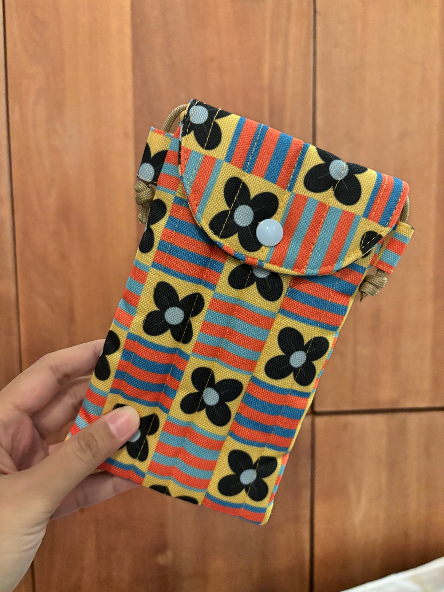 Phone Sleeve - Retro Petal